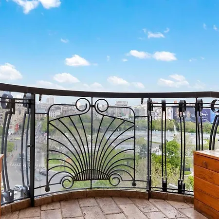 Panoramic Unirii Square