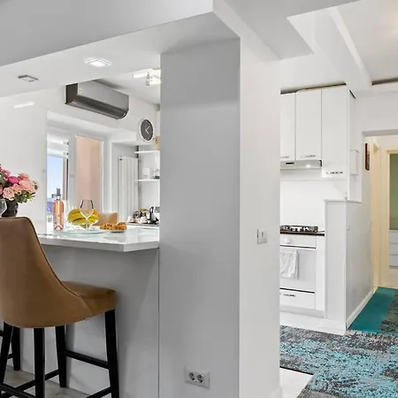 Panoramic Unirii Square アパート *